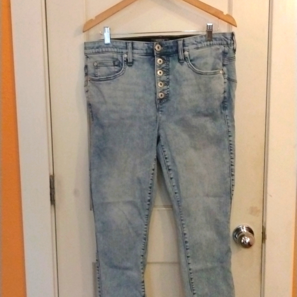 Torrid Bombshell jeans 14R.